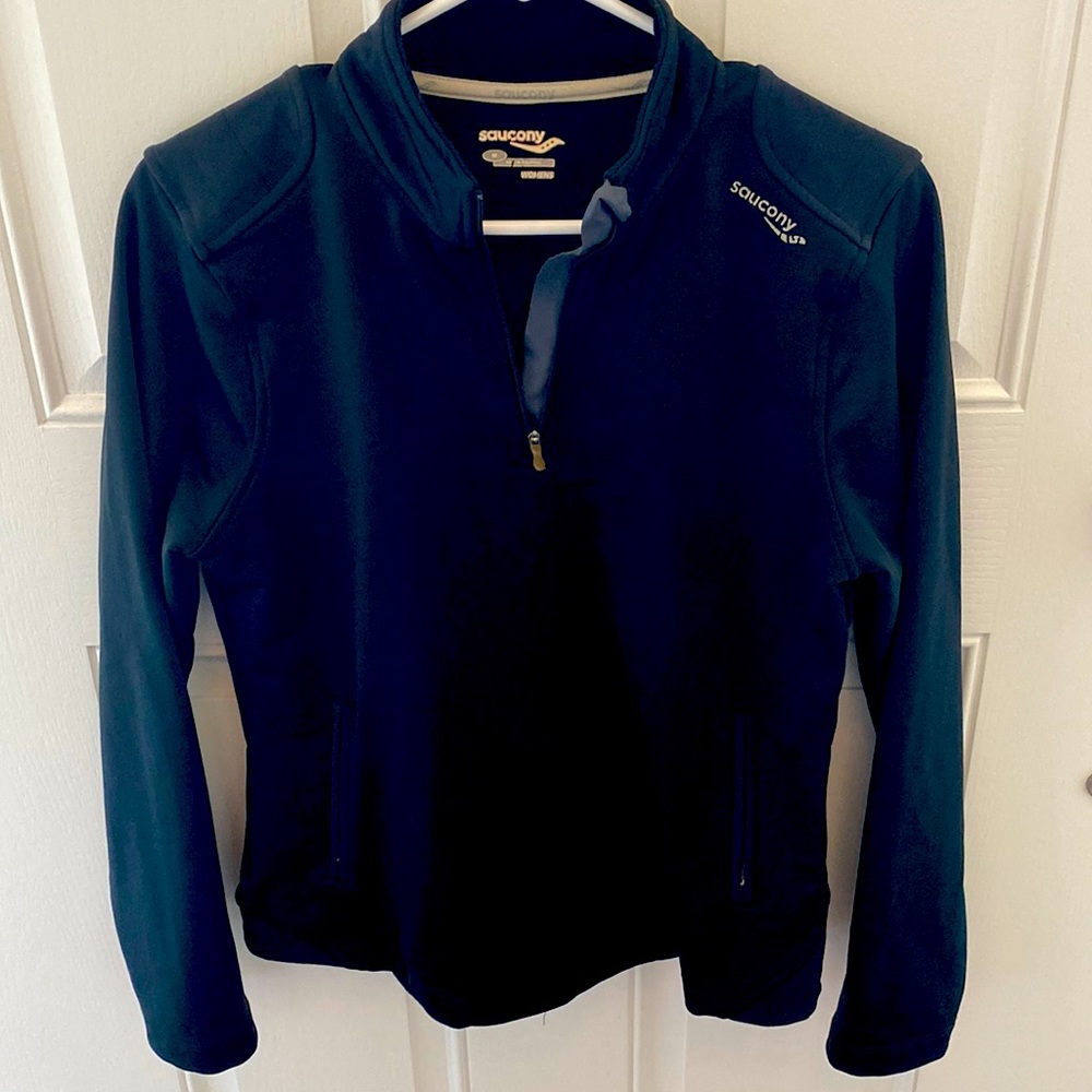 VGUC Saucony pullover.  Barely worn.